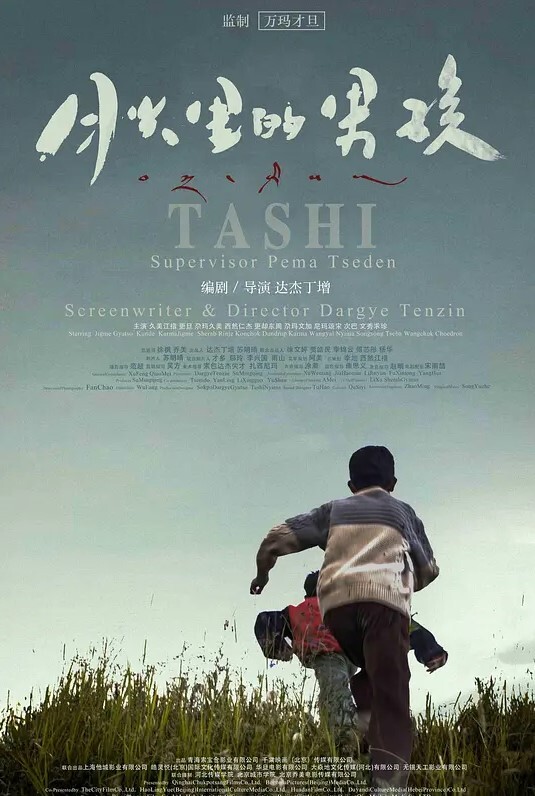风韵的黑丝情趣荡妇喜欢交换香槟和口水热心的漂亮女士用唾液舔他的湿鸡巴 - 国产007